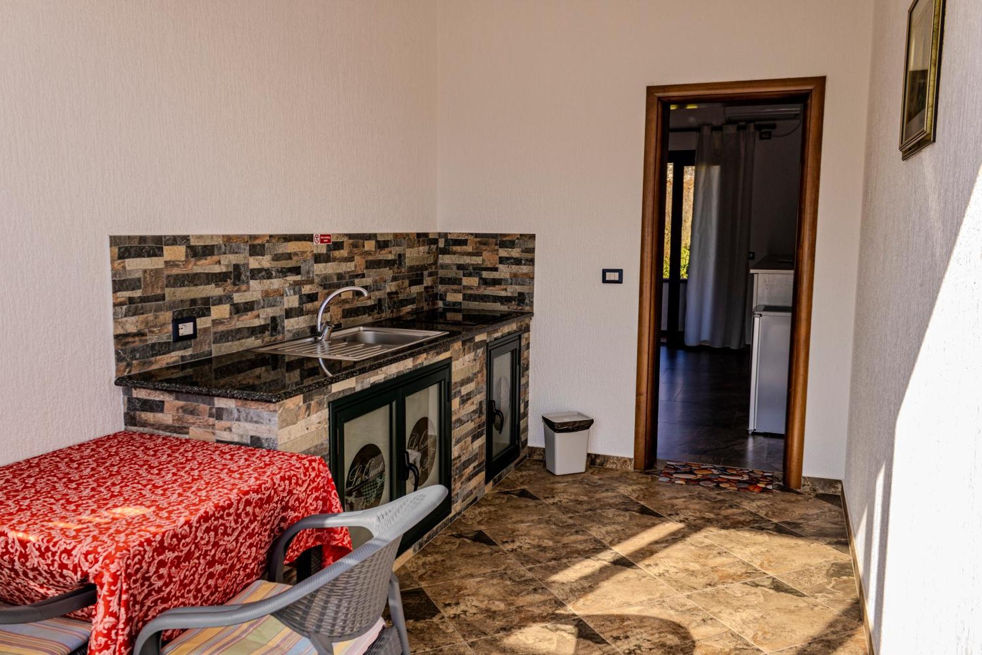 Villa La Quiete - Adults Only Cuke Екстериор снимка