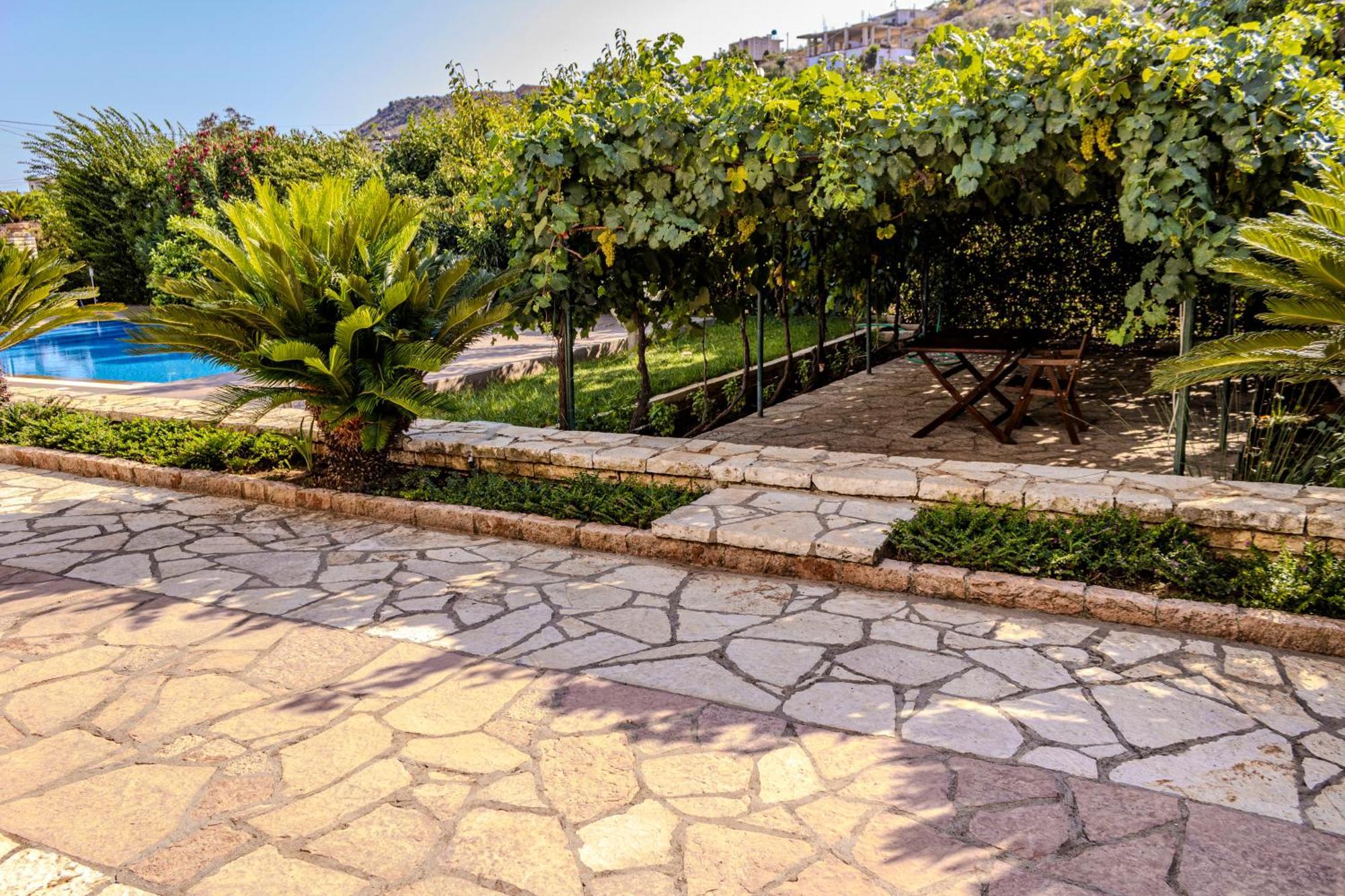 Villa La Quiete - Adults Only Cuke Екстериор снимка