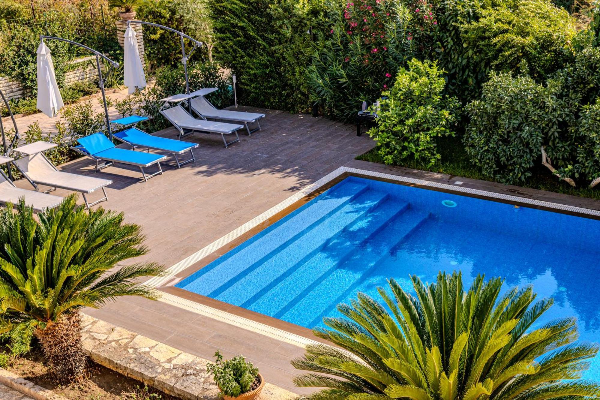 Villa La Quiete - Adults Only Cuke Екстериор снимка
